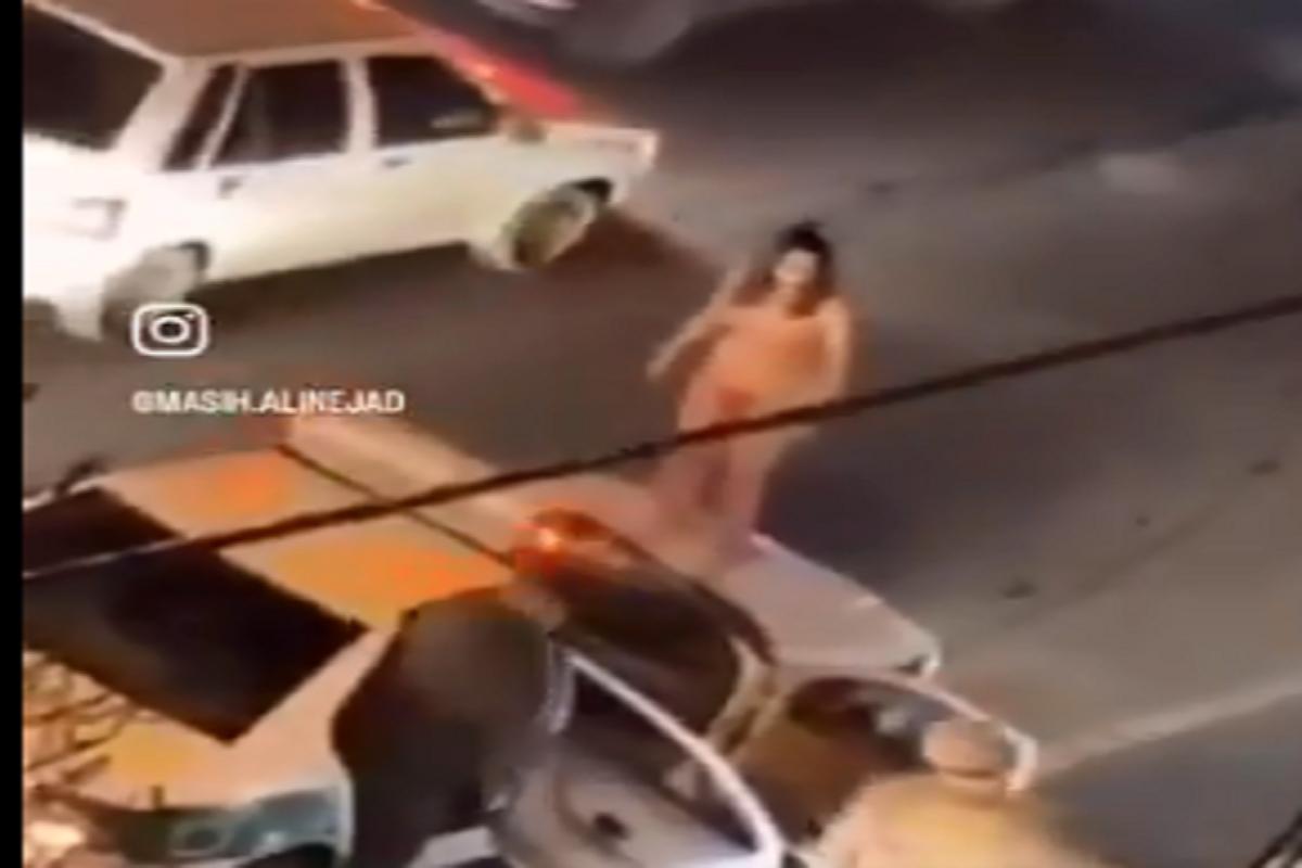 Il Video Della Donna Che In Iran Sale Nuda Sul Cofano Della Macchina