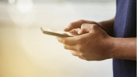 Telefonia mobile: gli abruzzesi chiacchieroni, valdostani e sardi affezionati agli sms