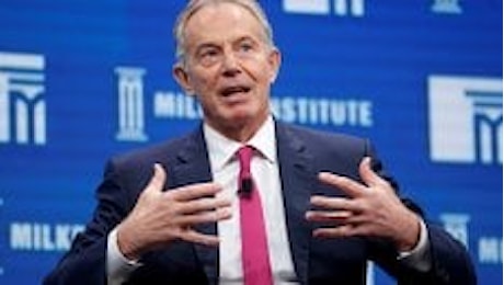 Tony Blair: Un errore uscire dall'Ue, basta frontiere chiuse, così la sinistra muore