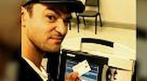 Nessuna pena a Justin Timberlake dopo il selfie in cabina elettorale 