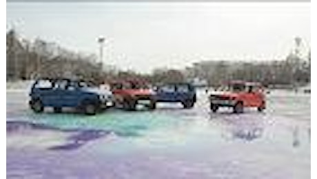 Russia: il curling si gioca con le auto