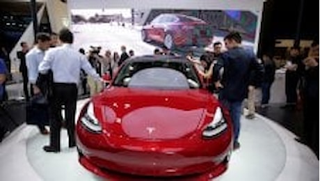 Altro che low cost: la piccola Tesla arriva a 80 mila dollari
