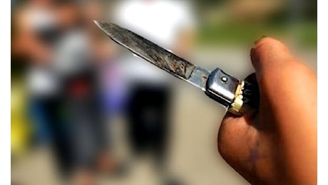 21enne veneto salva una donna dalla furia dell'ex compagno. La stava aggredendo con coltello