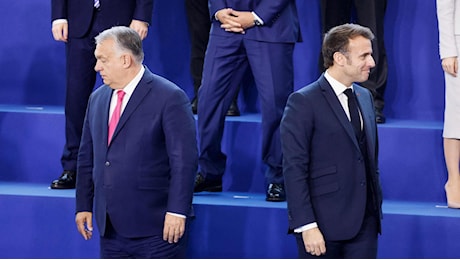 Orbán sfida l’Europa: “Le cose sono cambiate”. Macron: svegliamoci o saremo divorati