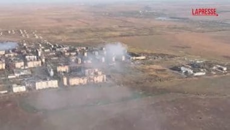 Vuhledar, la città nell'Ucraina orientale rasa al suolo: le immagini dal drone