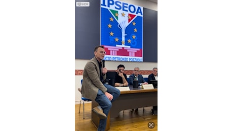 Pozzuoli, l’imprenditore Luigi Leonardi in visita all’Istituto Petronio. Una vita sotto scorta e la forza di ricominciare