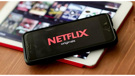 Netflix, aumentano i prezzi: il piano Premium arriva a 20 euro al mese. Ecco quando e di quanto si alzeranno i costi