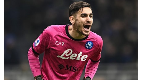 Meret sulla lotta scudetto: «Ci crediamo, siamo lì e non dobbiamo mollare: dobbiamo sfruttare qualche passo falso dell’Inter»