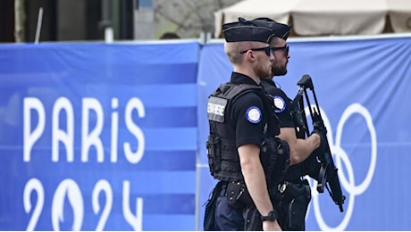 Fermata a Parigi una presunta spia russa: sospettata di preparare azioni contro le Olimpiadi