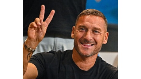 'Il Como ha contattato Totti per tornare a giocare: 6 mesi a partire da gennaio'