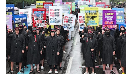 Sciopero Samsung, protesta a tempo indeterminato dei lavoratori in Corea del Sud