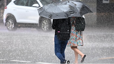 METEO: gli ACQUAZZONI della domenica, poi alta pressione con NEBBIE GHIACCIATE