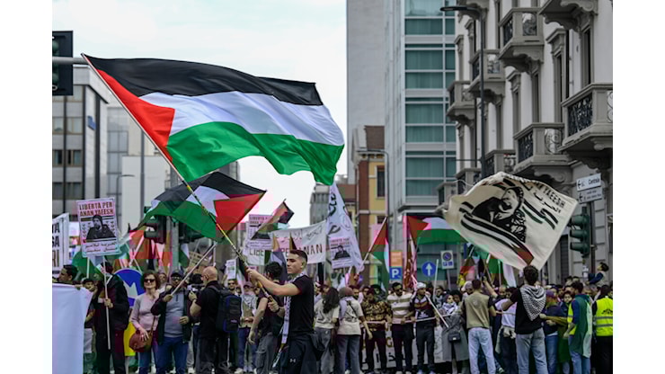 In 50mila sfilano a Milano per dire stop al genocidio dei palestinesi - il manifesto In 50mila sfilano a Milano per dire stop al genocidio dei palestinesi - il manifesto