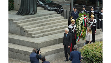 Mattarella a Milano visita la cripta dei 184 bimbi uccisi dalle bombe alleate nel 1944