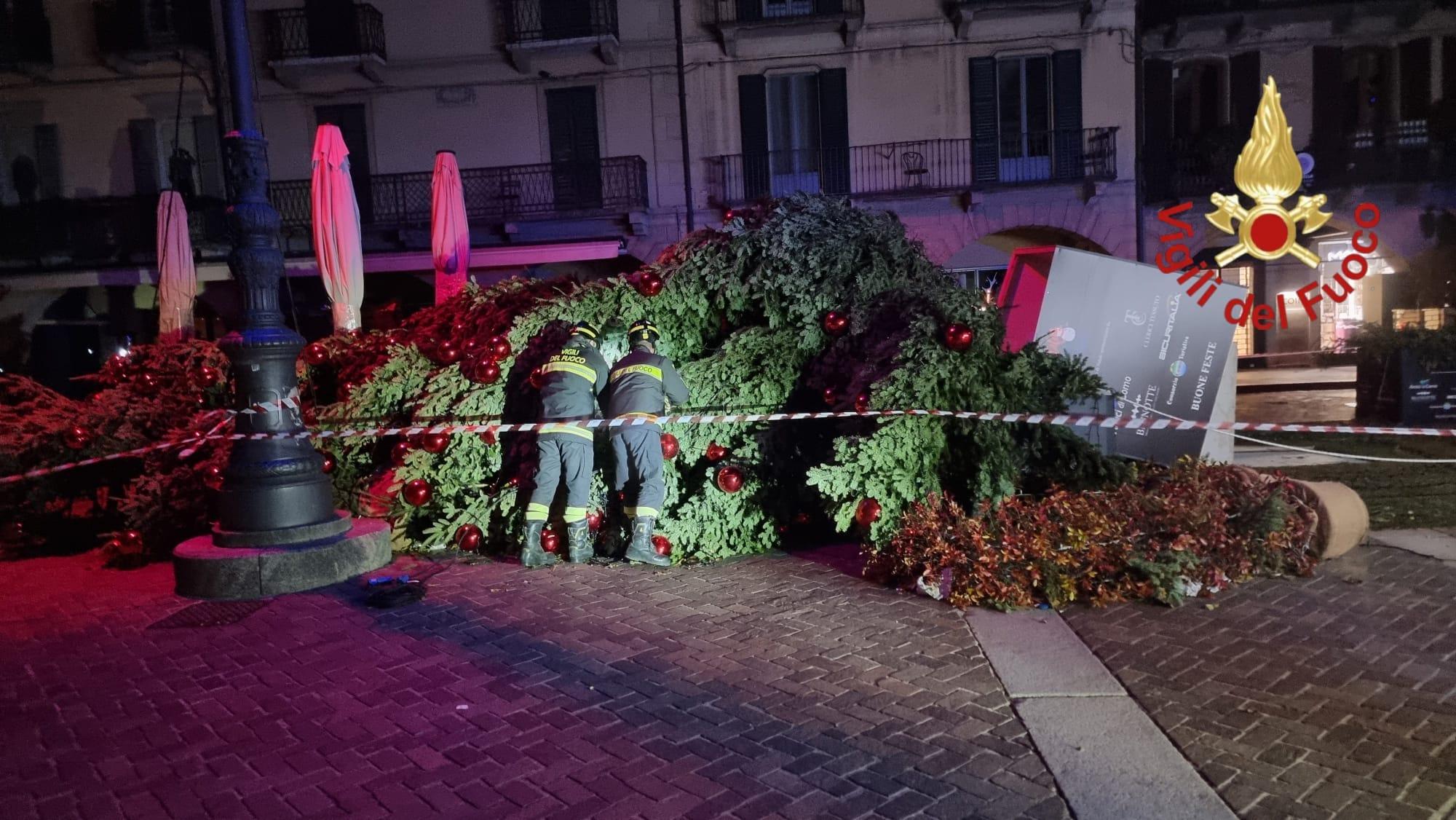 Forti Raffiche Di Vento Il Maltempo Non Si Placa E Dura Fino A Domani