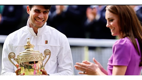 Kate Middleton, abito viola e spilla per Wimbledon: il significato segreto