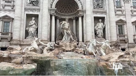 La Fontana di Trevi riapre: acqua, luci e ingressi contingentati nuovi. Gualtieri: Fruizione più civile