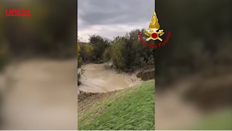 VIDEO Maltempo, la rottura di un argine del torrente Crostolo a Reggio Emilia