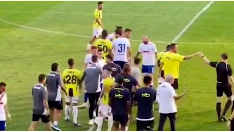 Mourinho e Gattuso in campo: sedano una rissa durante Fenerbahce-Hajduk Spalato