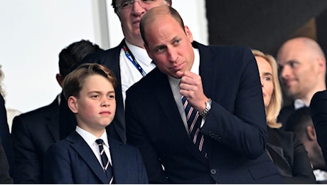 Perché il principe William e George vestono sempre coordinati (come alla finale di Euro 2024)