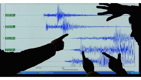 Nuovo terremoto a Napoli, forte scossa avvertita nell’area flegrea: la magnitudo