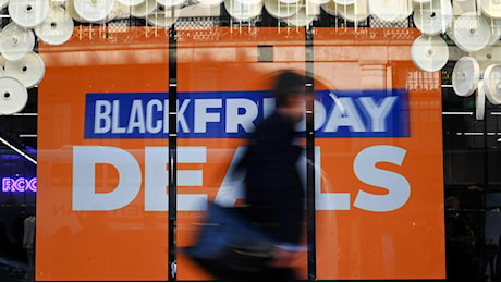 I milanesi apprezzano il Black Friday, ma i commercianti non la pensano così