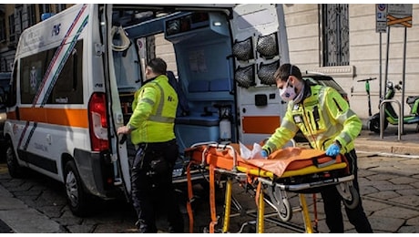 Cremona, studente di 16 anni morto dopo un malore a scuola: la caduta dalle scale a fine lezione, la famiglia dà l'ok alla donazione degli organi