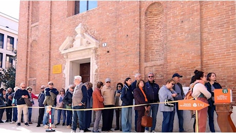 Turisti in fila per vedere i capolavori. L’autunno del Fai è un successo