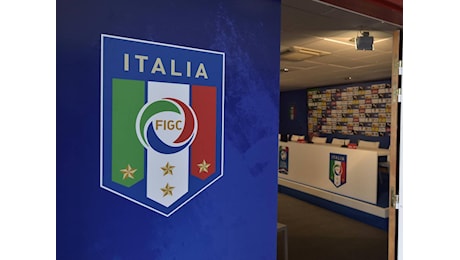 Evasione fiscale degli arbitri, la Procura Figc apre un'inchiesta: cosa rischiano i fischietti italiani