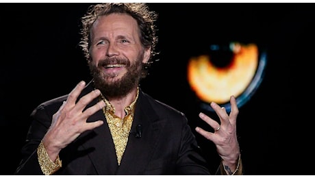 Jovanotti a Belve, l'incredibile gaffe su Carmen di Pietro. Fagnani: «Finale rovinato»