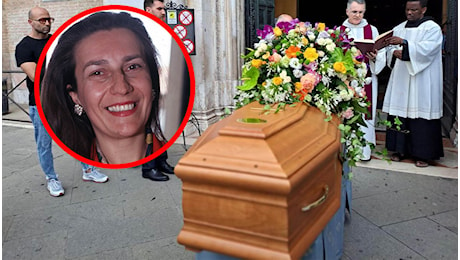 Funerali Vera Slepoj, per l'ultimo saluto alla psicologa anche la ministra Casellati e Urbano Cairo