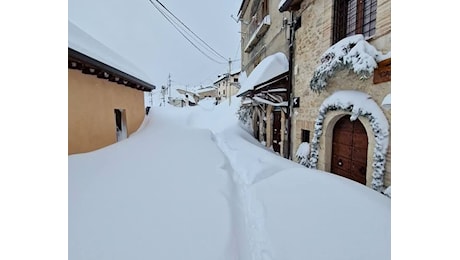 Migliora il tempo al Centro-Sud: Abruzzo verso fase stabile dopo grandi le grandi nevicate