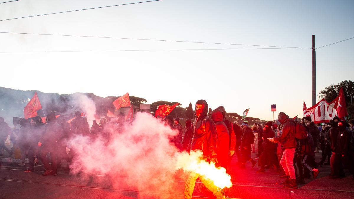 Corteo Contro Il Ddl Sicurezza Oggi A Roma, Attese 25mila Persone ...