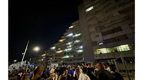 Crollo a Scampia: evacuate 800 persone, trecento sono minori