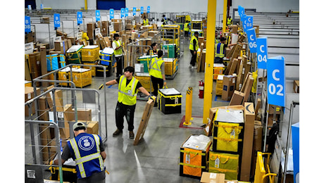 Amazon, frode e lavoratori sfruttati: convalidato sequestro di 121 milioni