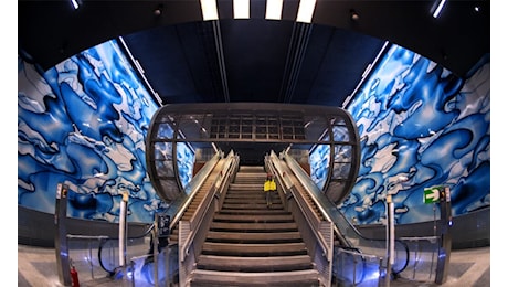 A Napoli apre un’altra spettacolare stazione della metro d’arte