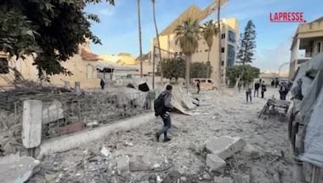 Gaza, l'ospedale distrutto dopo l'attacco israeliano