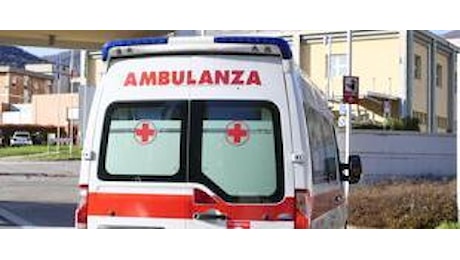 Frosinone, 16enne accoltellato all'uscita di scuola: è grave