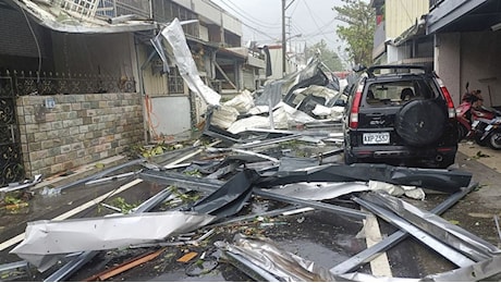 Video. Taiwan colpita dal tifone Kong-rey: le immagini della tempesta