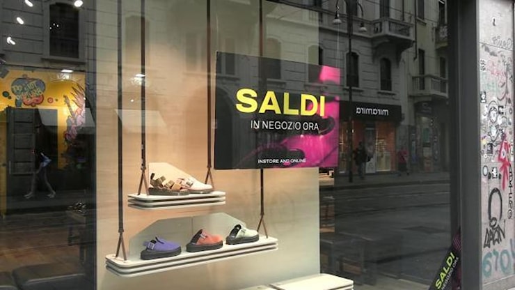 Saldi estivi 2025, partenza tiepida: Prezzi ancora alti, si fa fatica - La Stampa Saldi estivi 2025, partenza tiepida: Prezzi ancora alti, si fa fatica - La Stampa