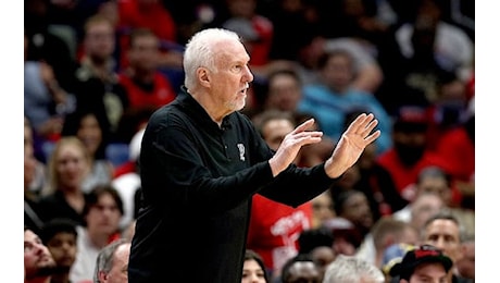 NBA, problema di salute per Popovich: stop a tempo indeterminato per il coach degli Spurs