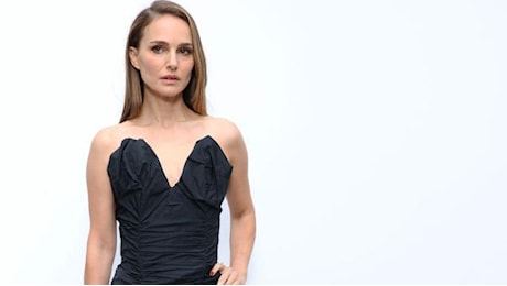 Parigi, da Stella McCartney Juliette Binoche e Natalie Portman. Parata di star da Valentino by Alessandro Michele