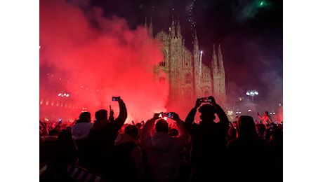 Circondate da 100 uomini. I racconti dell'orrore sul capodanno a Milano