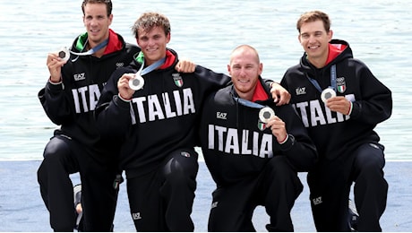 Olimpiadi di Parigi 2024, le news di oggi: Italia argento nel canottaggio con il 4 di coppia. Ceccon in semifinale nei 200 dorso