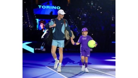 I pazienti di UGI e dell'ospedale Regina Margherita di Torino accompagnano in campo i grandi campioni del tennis delle Nitto ATP Finals