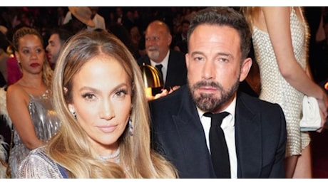 Ben Affleck lascia la casa di Jennifer Lopez da solo e furibondo: Si è avvicinato con fare minaccioso