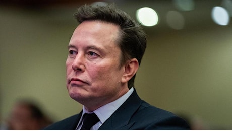 Elon Musk critica gli aiuti militari USA all'Ucraina, attacca Zelensky