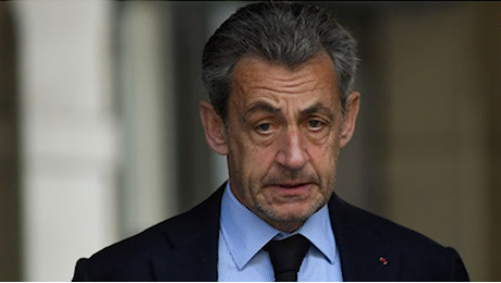 Sarkozy condannato a tre anni di carcere: Cassazione conferma la storica sentenza per l’ex presidente francese