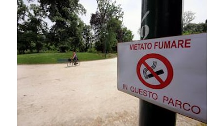 Milano, dal 1 gennaio divieto di fumo in tutte le aree pubbliche all’aperto