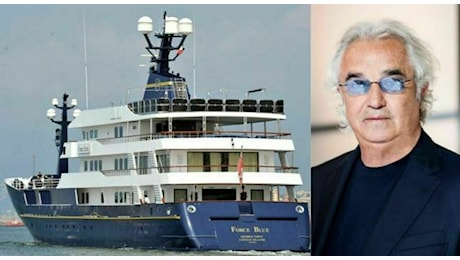 Briatore, il suo yacht “svenduto”: il manger chiede 12,6 milioni di risarcimento a «giudici e presidenza del Consiglio»